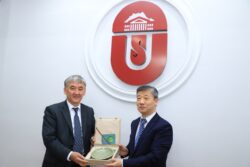 ОшМУ Кытайдын алдыңкы окуу жайы менен кызматташат