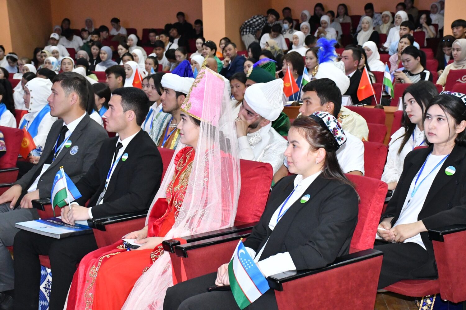 ЭЛ АРАЛЫК ЖАШТАР ФОРУМУ