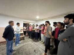 ОшМУда чет элдик студенттер үчүн ыкчам штаб иштеп жатат