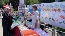 ОшМУда алдыңкы бизнес компаниялардын продукцияларынын көргөзмөсү өтүүдө