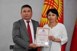 СТУДЕНТТИК ОЛИМПИАДАНЫН ЖЕҢҮҮЧҮЛӨРҮ ЖАНА ОКУТУУЧУЛАР СЫЙЛАНДЫ