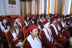 ОшМУнун мыктылары сыйланды