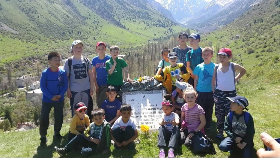 КЫРГЫЗСТАНДЫН МЕКТЕПТЕРИНДЕ БҮТКҮЛ ДҮЙНӨЛҮК АЗЫК-ТҮЛҮК КҮНҮНӨ АРНАЛГАН ЭКОЛОГИЯЛЫК МАРАФОН