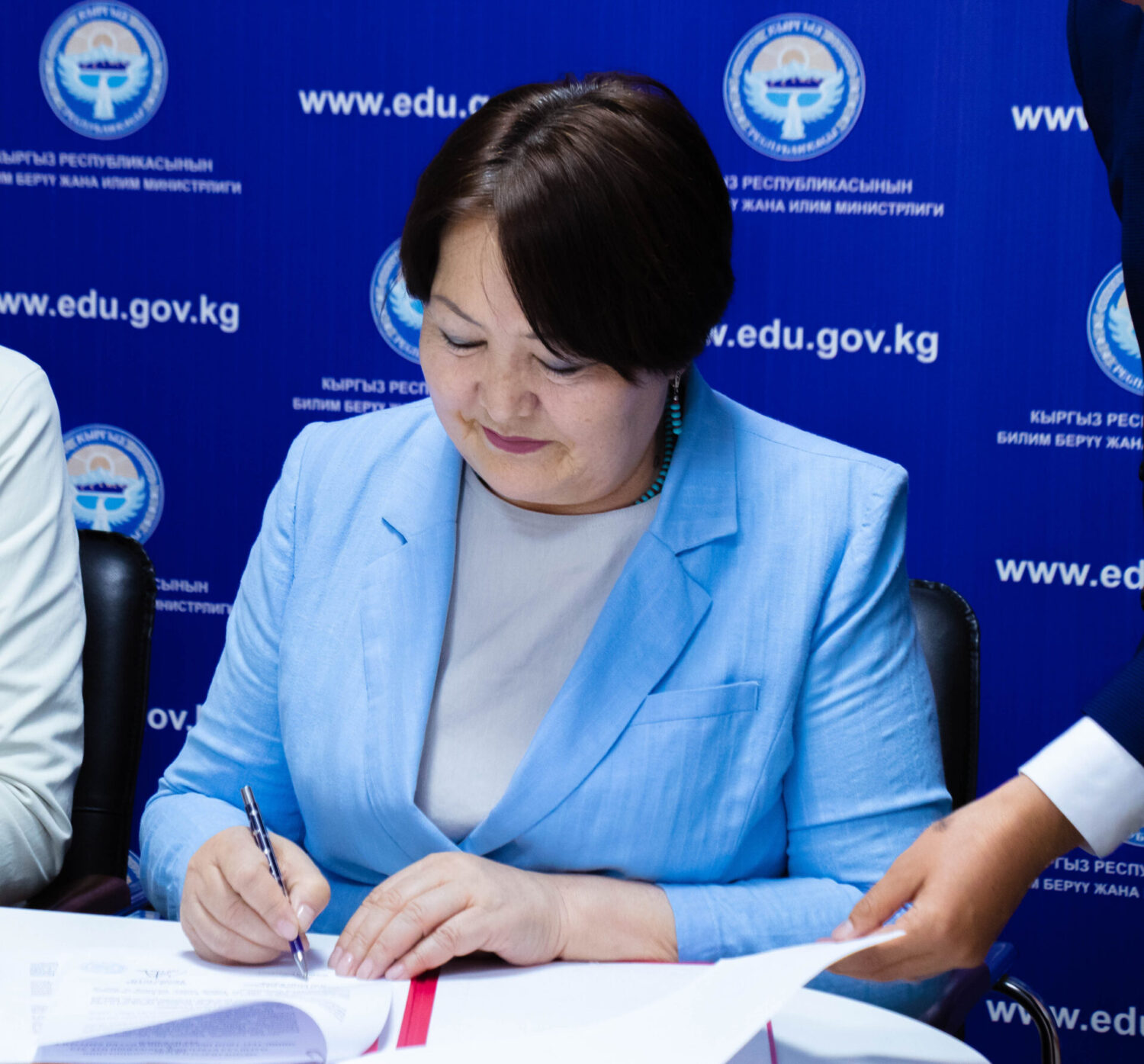 «Чечкиндүү кадам». Кыргызстан-Сингапур: билим берүүдөгү стратегиялык кызматташтык