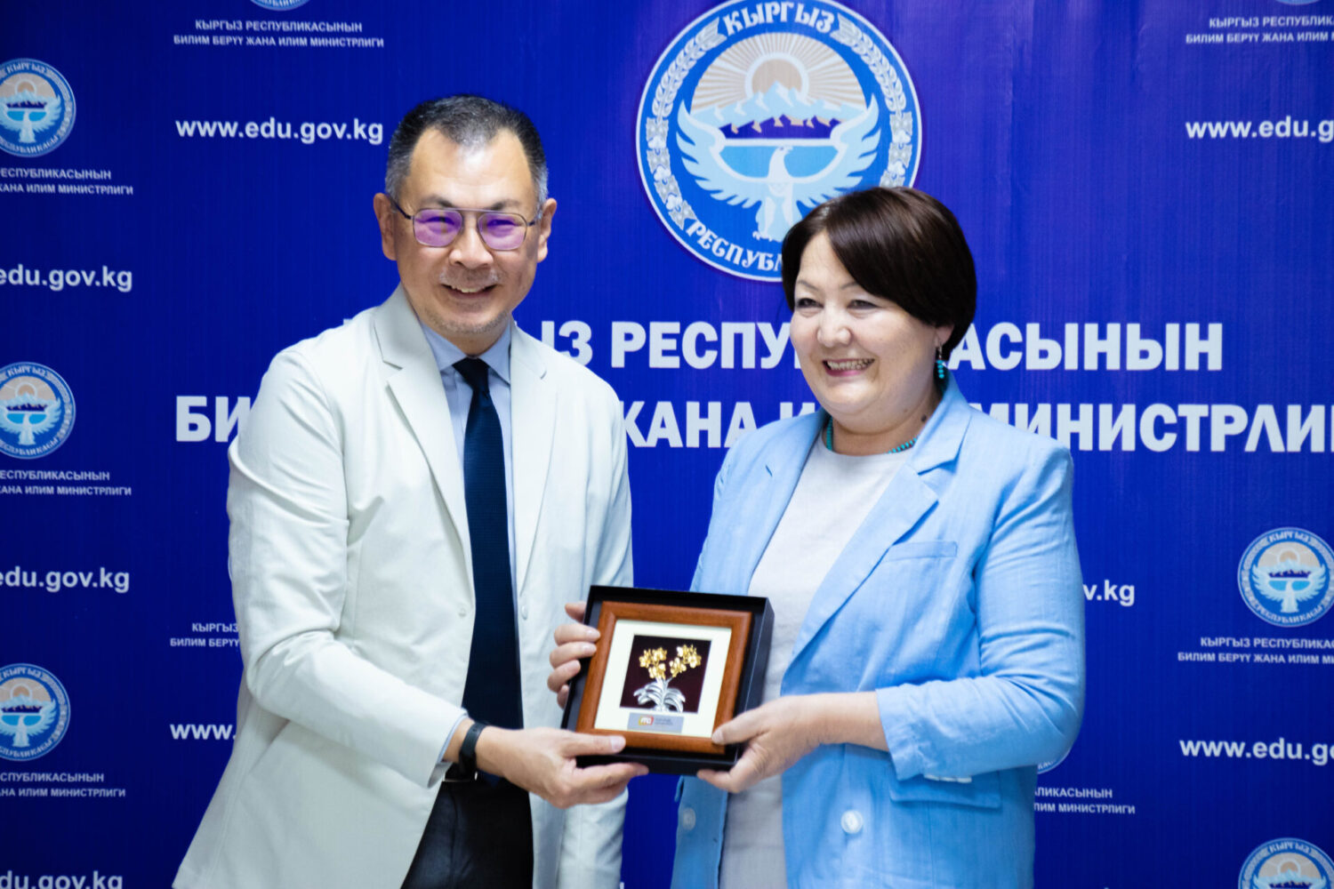 «Чечкиндүү кадам». Кыргызстан-Сингапур: билим берүүдөгү стратегиялык кызматташтык