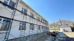 Манас айылындагы лицейге 500 орундуу кошумча корпус курулууда