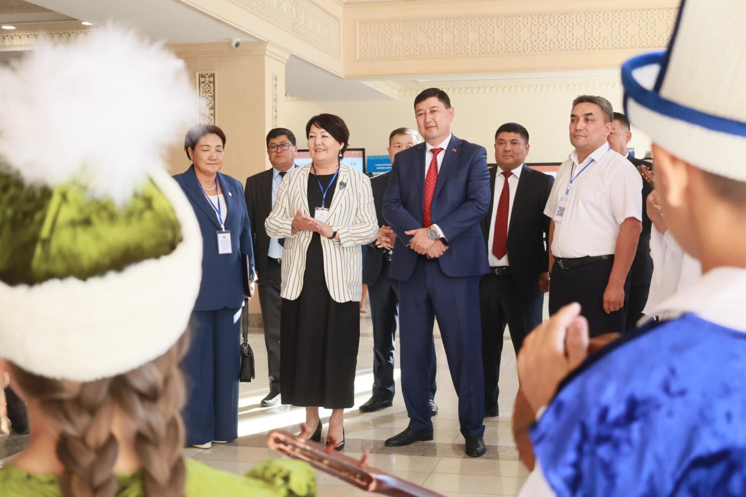 ОШ ОБЛУСУНДАГЫ БИЛИМ БЕРҮҮ КЫЗМАТКЕРЛЕРИНИН АВГУСТ КЕҢЕШМЕСИ