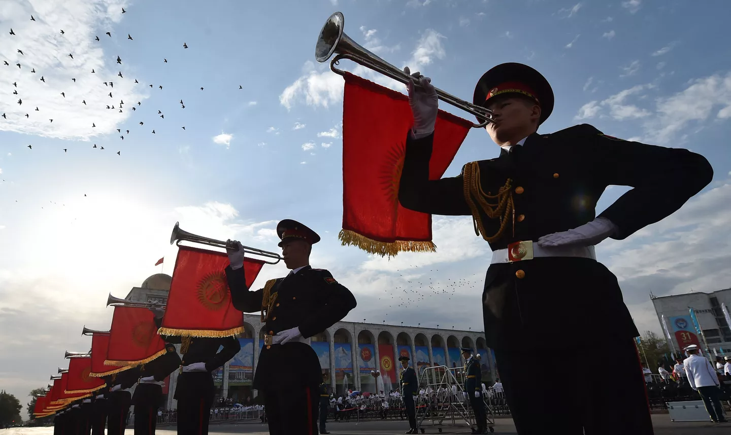 ЭГЕМЕНДҮҮЛҮК МАЙРАМЫНДАГЫ БИШКЕКТЕГИ ЖАНА ОШТОГУ  ИШ-ЧАРАЛАР