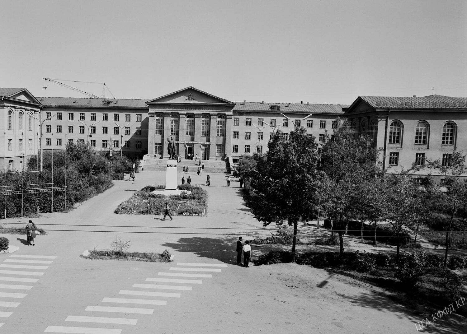 ИНЖЕНЕРДИК-ТЕХНИКАЛЫК БИЛИМ БЕРҮҮНҮН ФЛАГМАНЫ 70 ЖАШТА