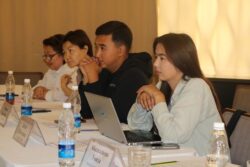 «Кастык тилине каршы тынчтык коммуникациялары» аттуу семинар өткөрүлдү.