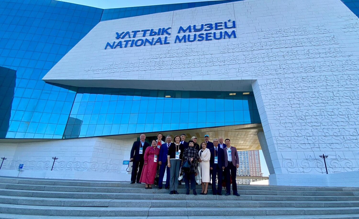 КӨЧМӨНДӨР МУРАСЫ ОКУМУШТУУЛАРДЫН КӨЗҮ МЕНЕН