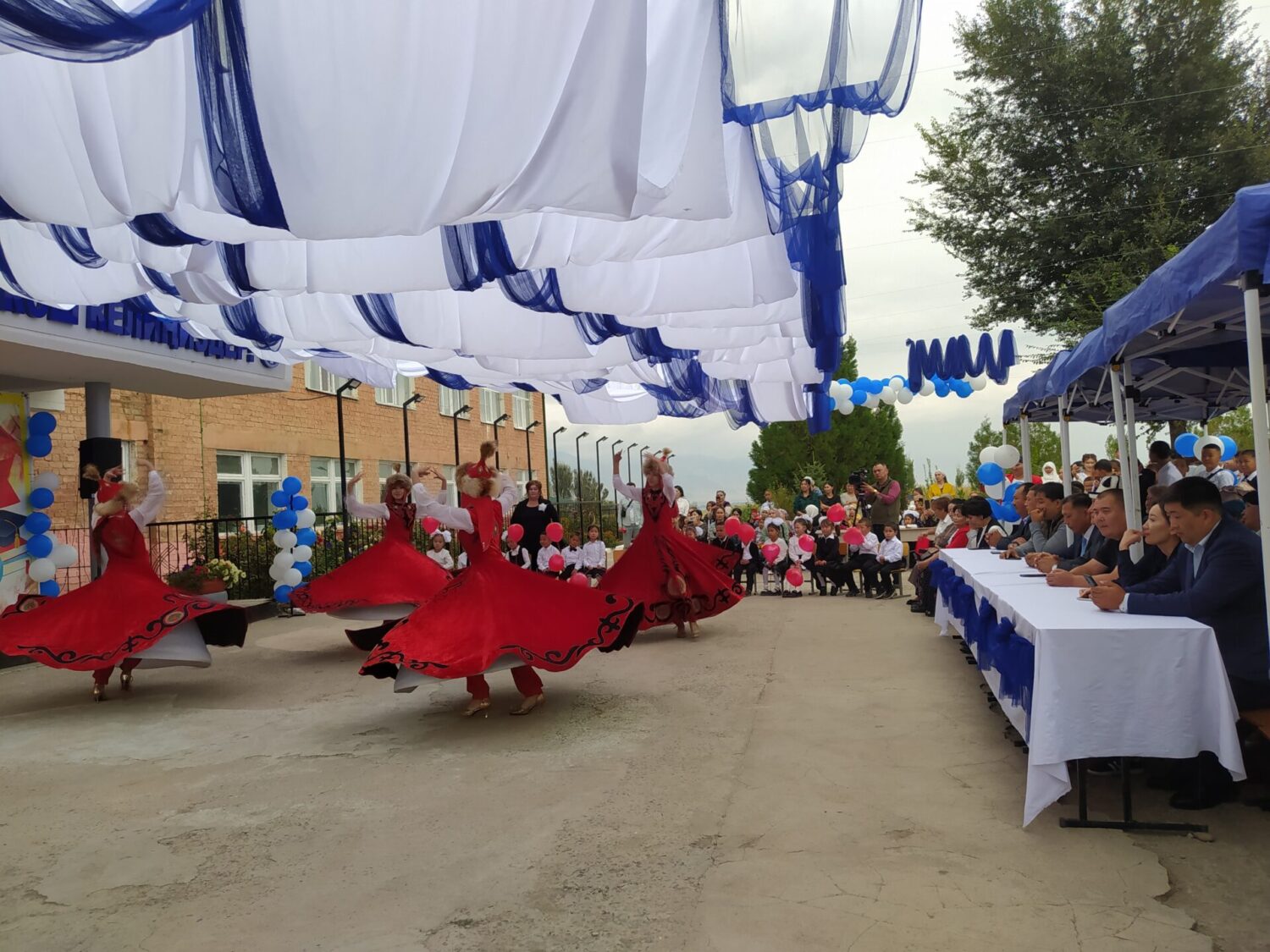 САДОВОЕ АЙЫЛЫНДАГЫ САЛТАНАТ