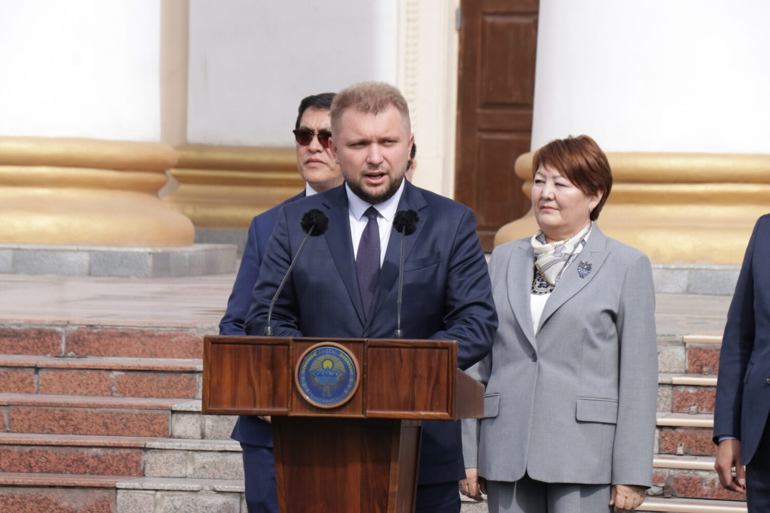 Кызматташуу: мектептерге дагы 50 автобус