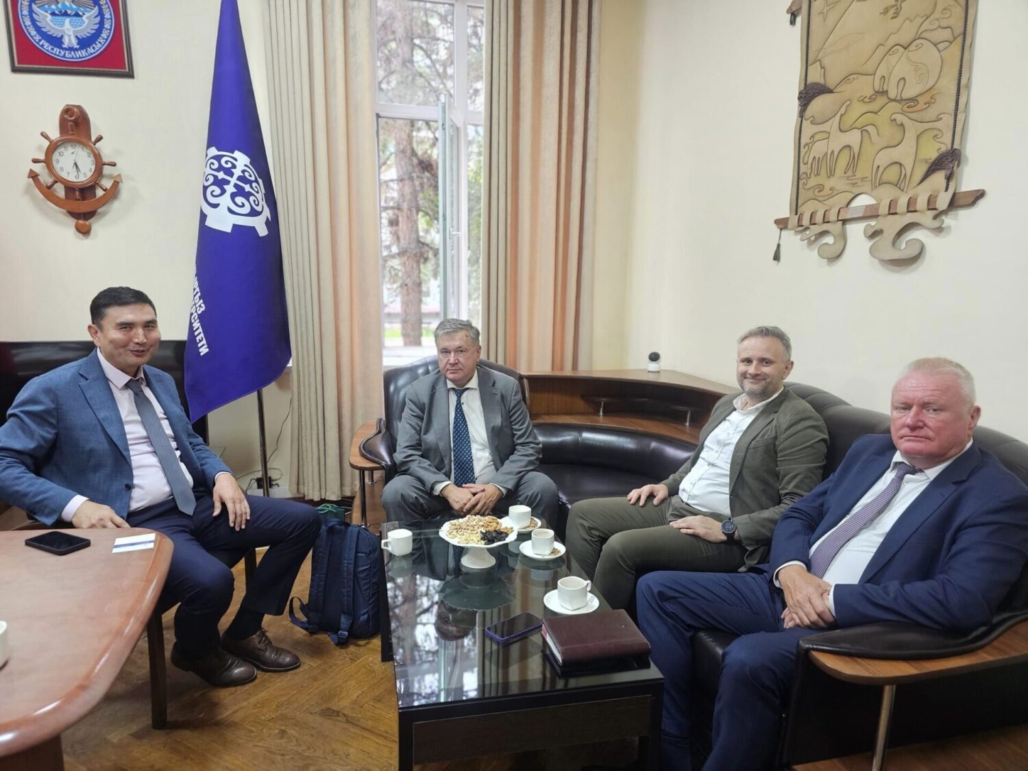 ИНЖЕНЕРДИК-ТЕХНИКАЛЫК БИЛИМ БЕРҮҮНҮН ФЛАГМАНЫ 70 ЖАШТА