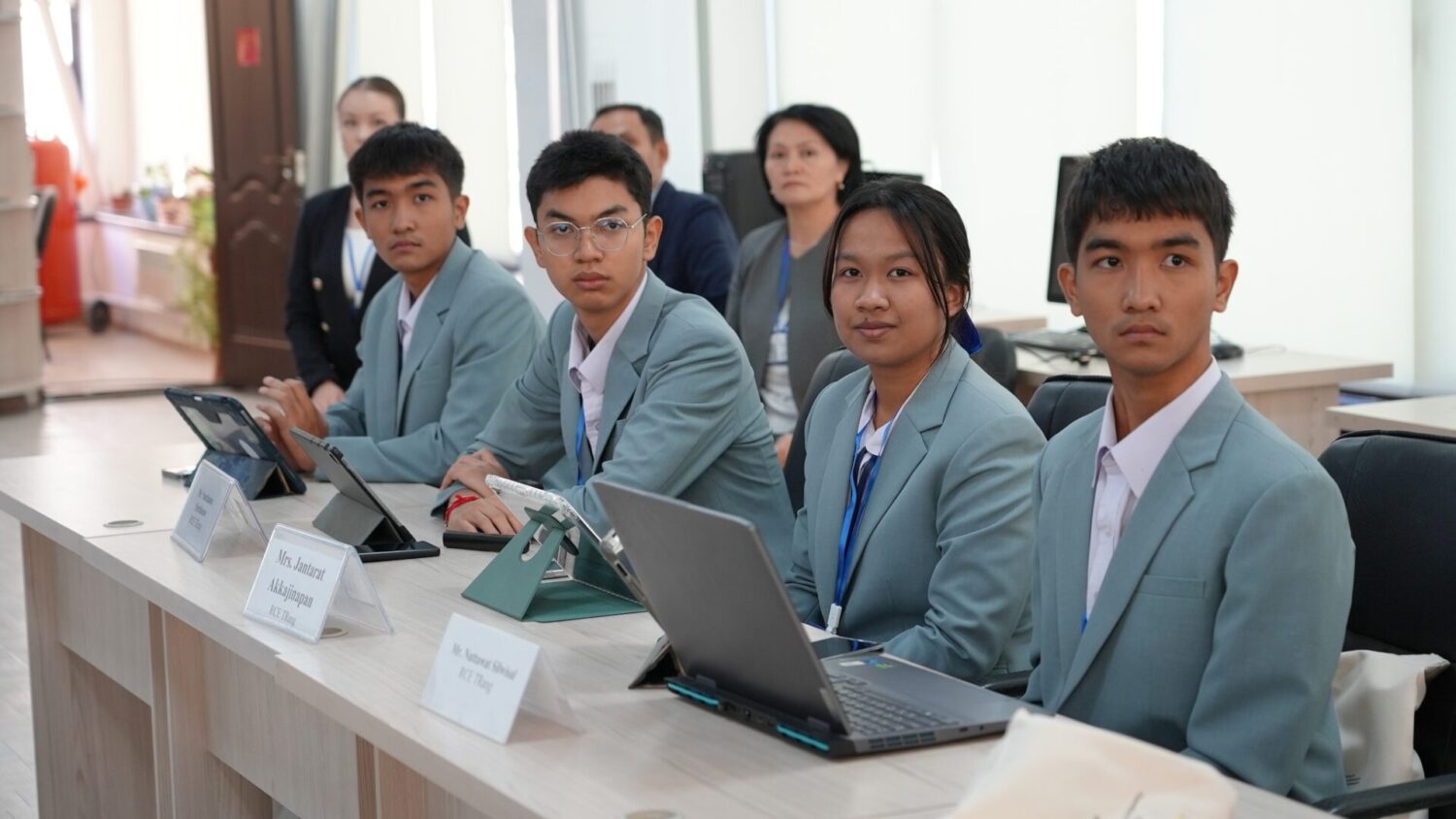 КМУда эл аралык конференция өтүүдө