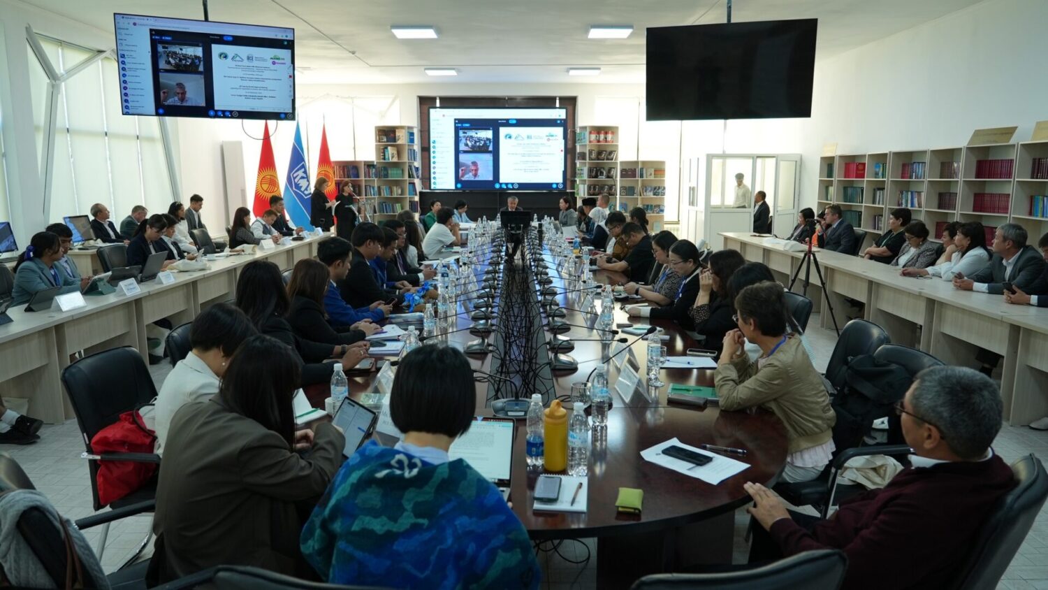 КМУда эл аралык конференция өтүүдө