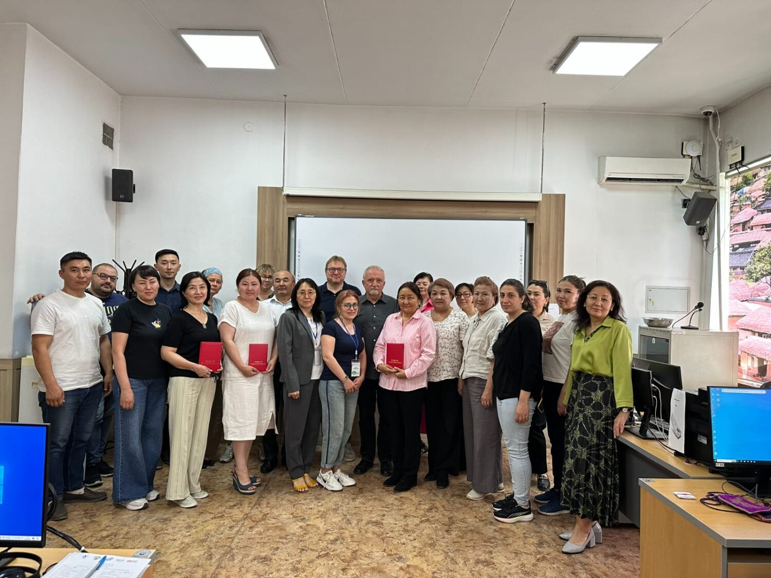 ИНЖЕНЕРДИК-ТЕХНИКАЛЫК БИЛИМ БЕРҮҮНҮН ФЛАГМАНЫ 70 ЖАШТА