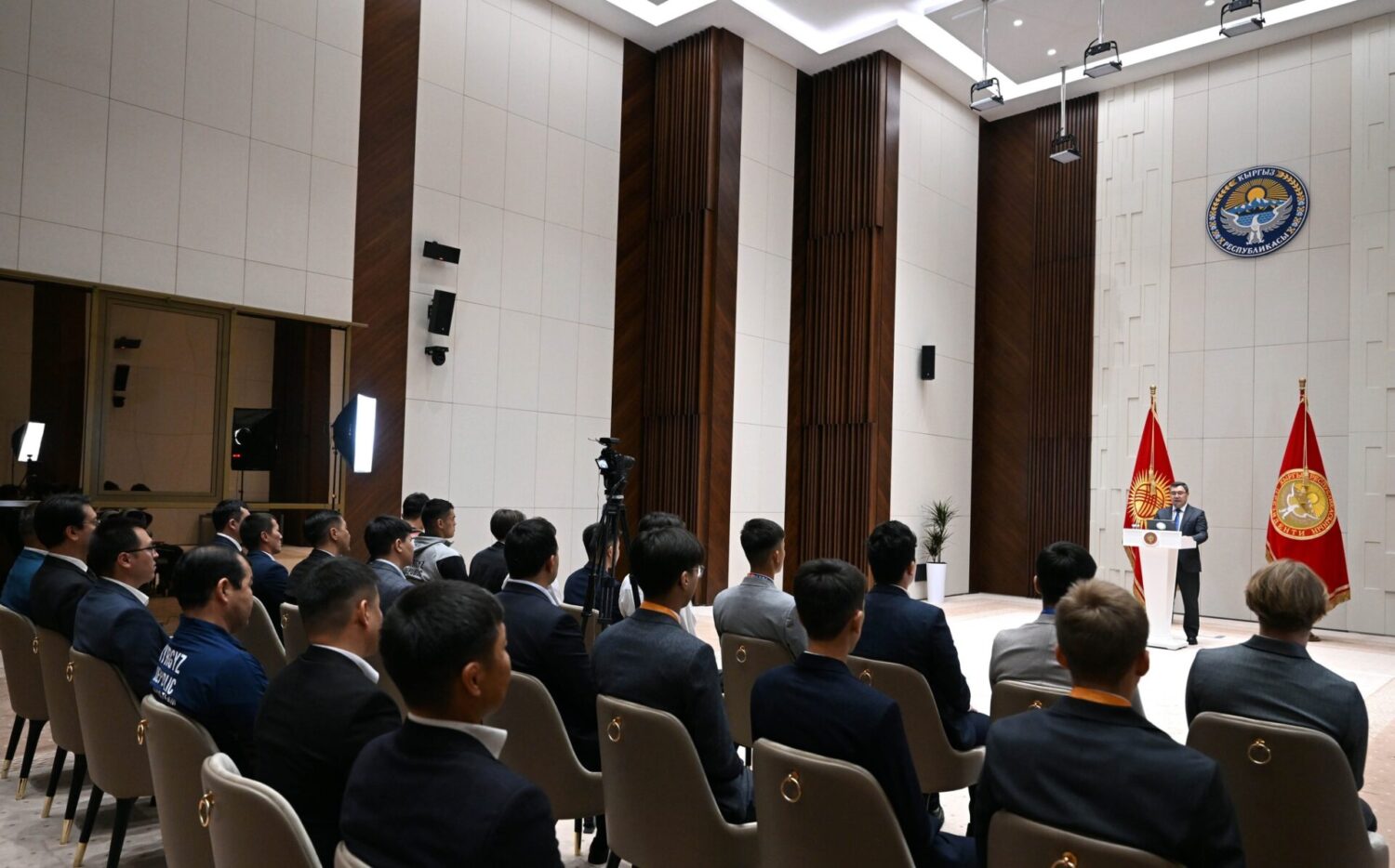 Президент олимпиаданын жеңүүчүлөрүн куттуктады