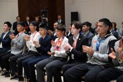 Президент олимпиаданын жеңүүчүлөрүн куттуктады