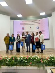 ОшМУнун окутуучусу алдыда