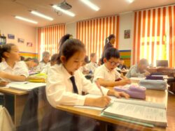 Бишкектеги №26 мектепте сабактар үзгүлтүк болгон жок, мугалим жетиштүү