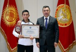 ПРЕЗИДЕНТ ДҮЙНӨ ЧЕМПИОНАТЫНЫН ЖЕҢҮҮЧҮЛӨРҮН КУТТУКТАДЫ