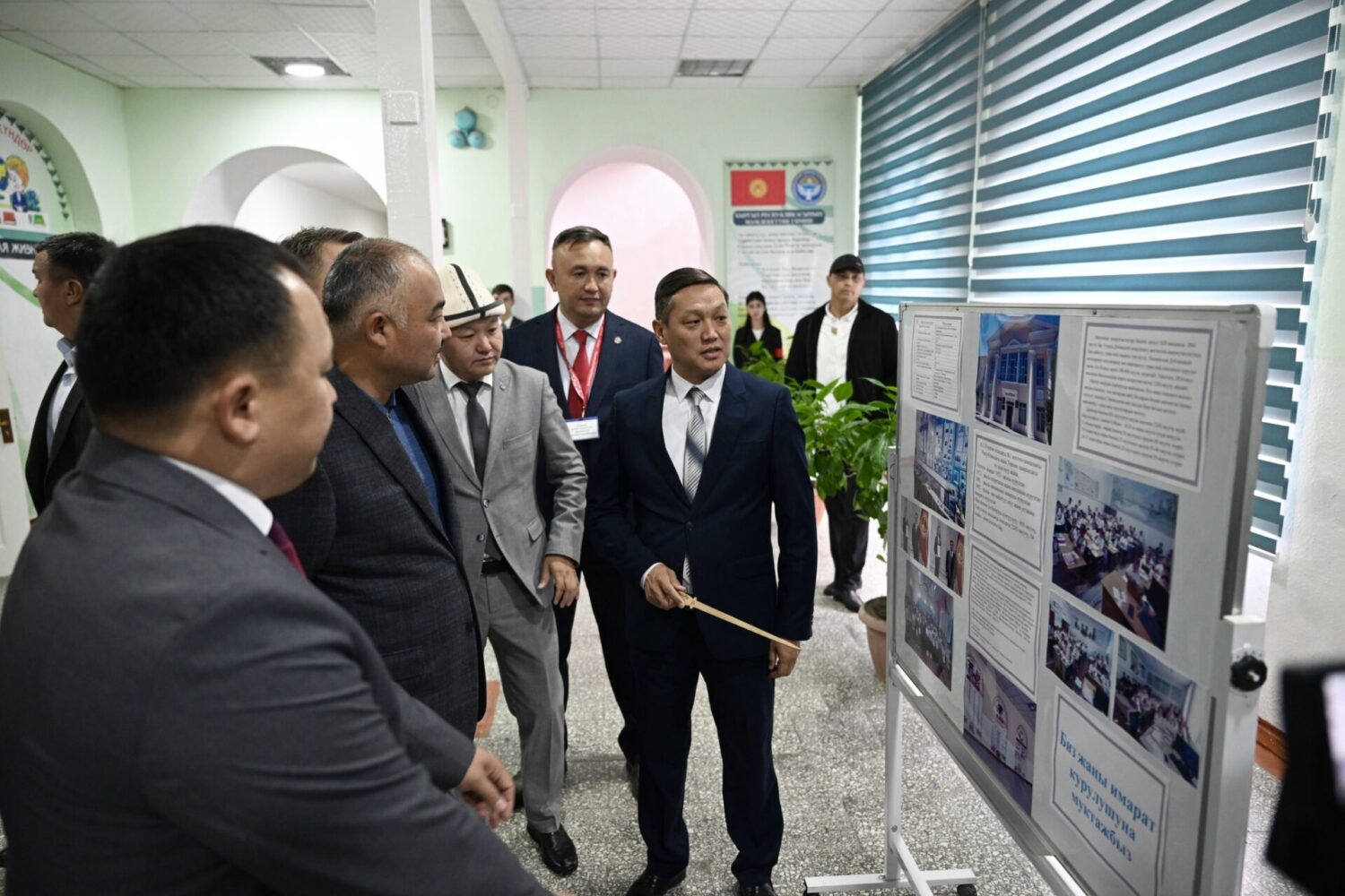 ЖК төрагасы Токмоктун мектептеринде