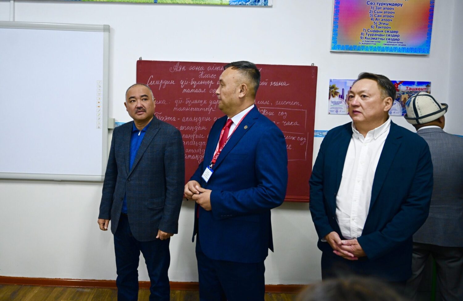 ЖК төрагасы Токмоктун мектептеринде