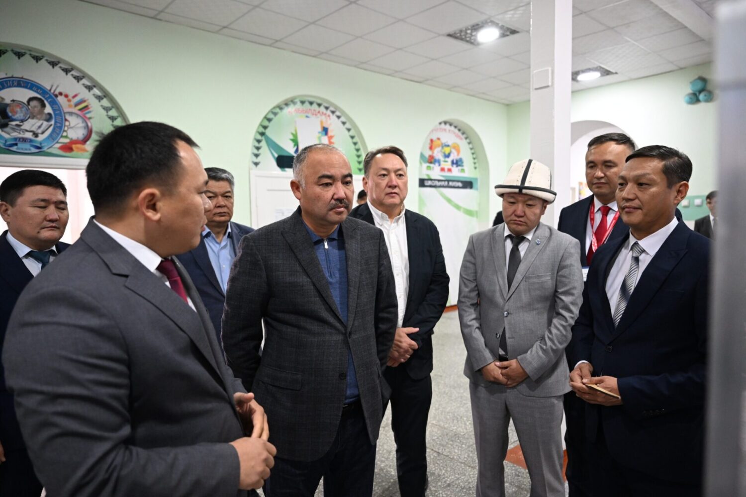 ЖК төрагасы Токмоктун мектептеринде