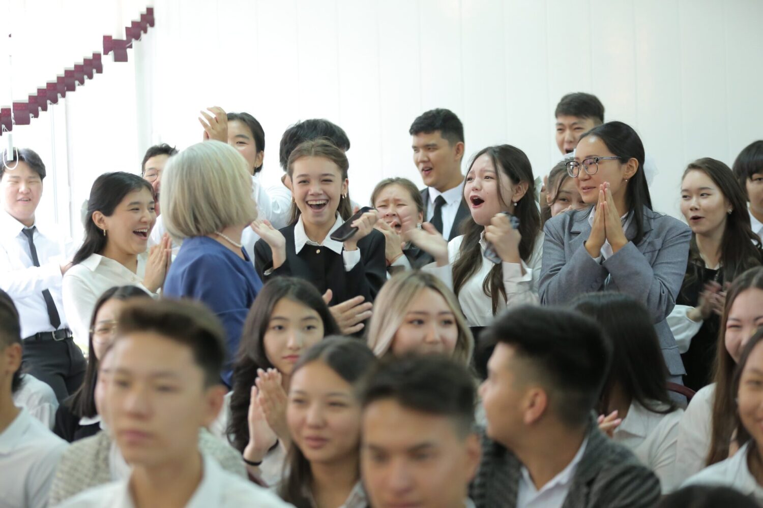 Бишкектеги №26 мектепте сабактар үзгүлтүк болгон жок, мугалим жетиштүү