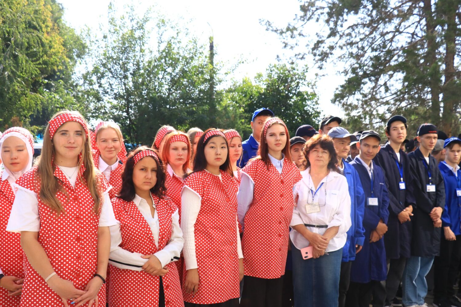 Окуу имараттары ондолуп жаңырган он тогуз окуу жай