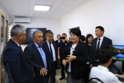 Окуу имараттары ондолуп жаңырган он тогуз окуу жай