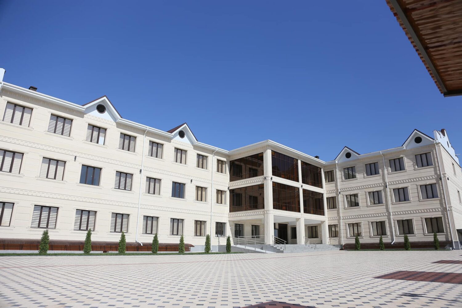 Жалал-Абад мамлекеттик университетинин курулушу аяктады