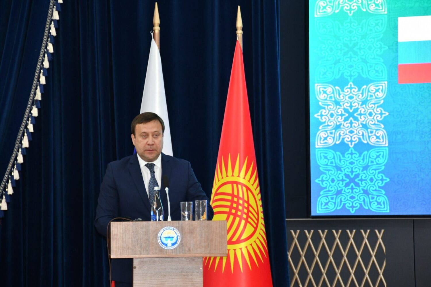 ЭКИ ӨЛКӨНҮН 100 ЖЫЛДЫК ДОСТУГУ