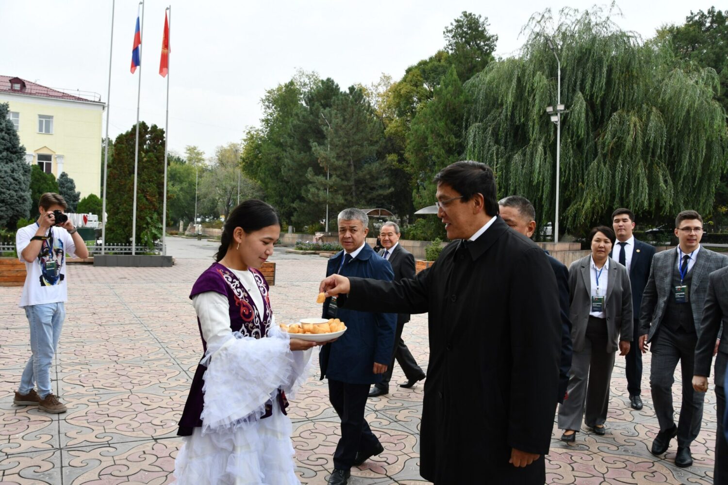 ЭКИ ӨЛКӨНҮН 100 ЖЫЛДЫК ДОСТУГУ