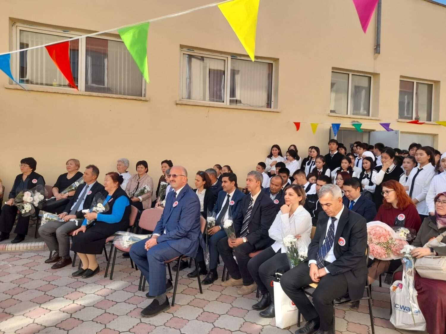 БИЛИМДИН БАЙТҮП ДАРАГЫНА АЙЛАНГАН БУРУЛ ЭЖЕ