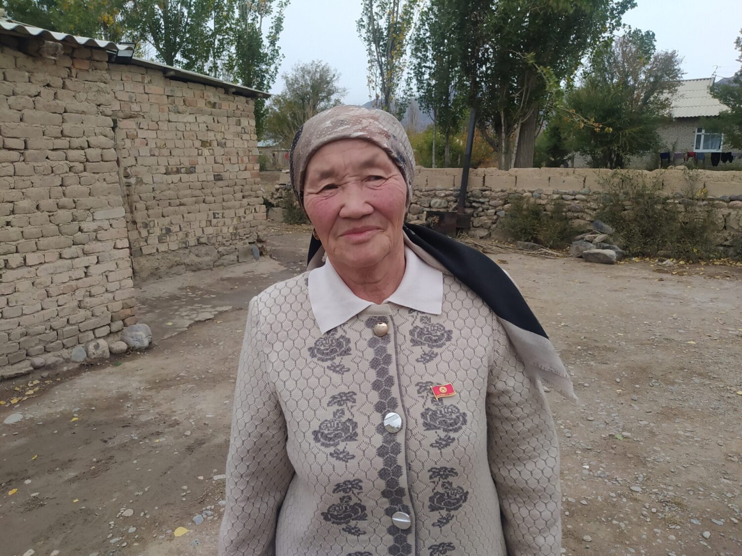 НАРЫНДЫК МУГАЛИМ  ЭМНЕГЕ НААРАЗЫ?