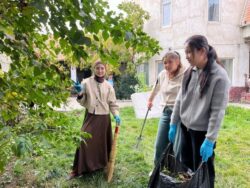 КМУнун студенттери карыялар үйүндө