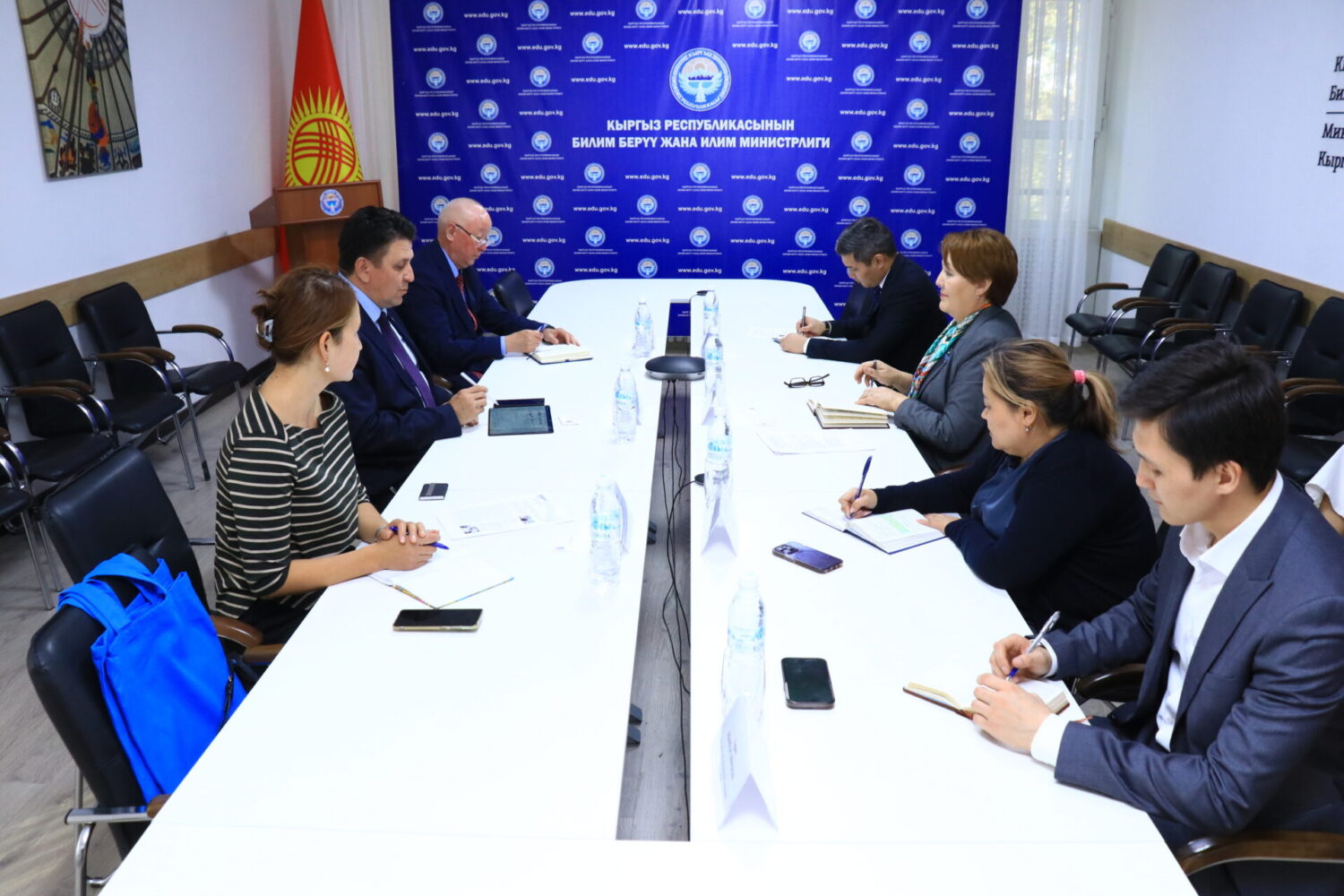 АЙЛАНА-ЧӨЙРӨГӨ БОЛГОН МАМИЛЕНИ КАЛЫПТАНДЫРУУ МАСЕЛЕСИ ТАЛКУУЛАНДЫ