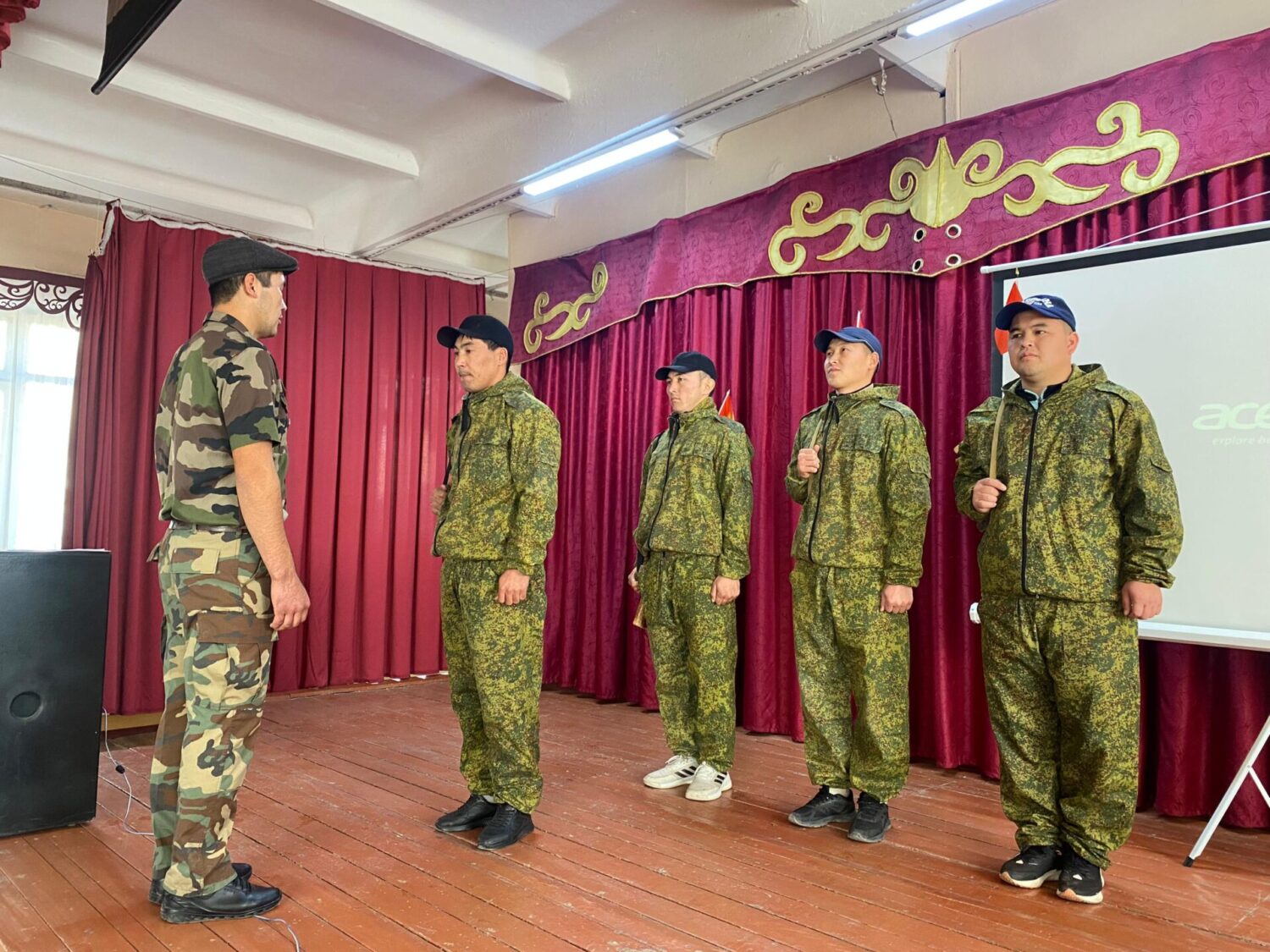 ОШ БИЛИМ БЕРҮҮ ИНСТИТУТУНДА “МЫКТЫ САБАК” СЫНАГЫ ӨТКӨРҮЛДҮ