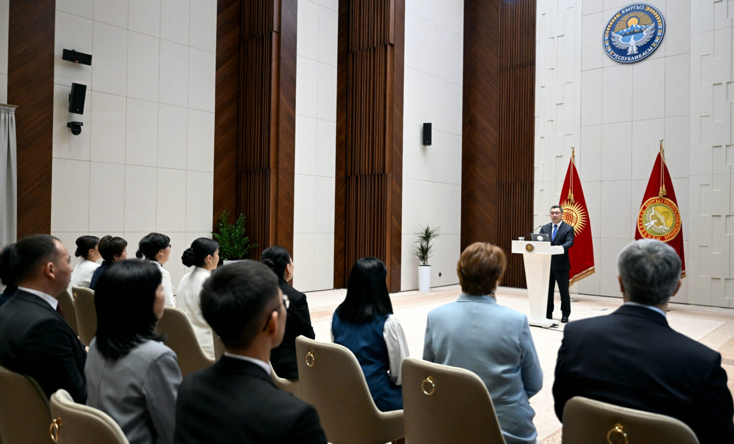 “Жылдын мыкты мугалими” жана “Жылдын мыкты тарбиячысы” конкурсунун жеңүүчүлөрү сыйланды