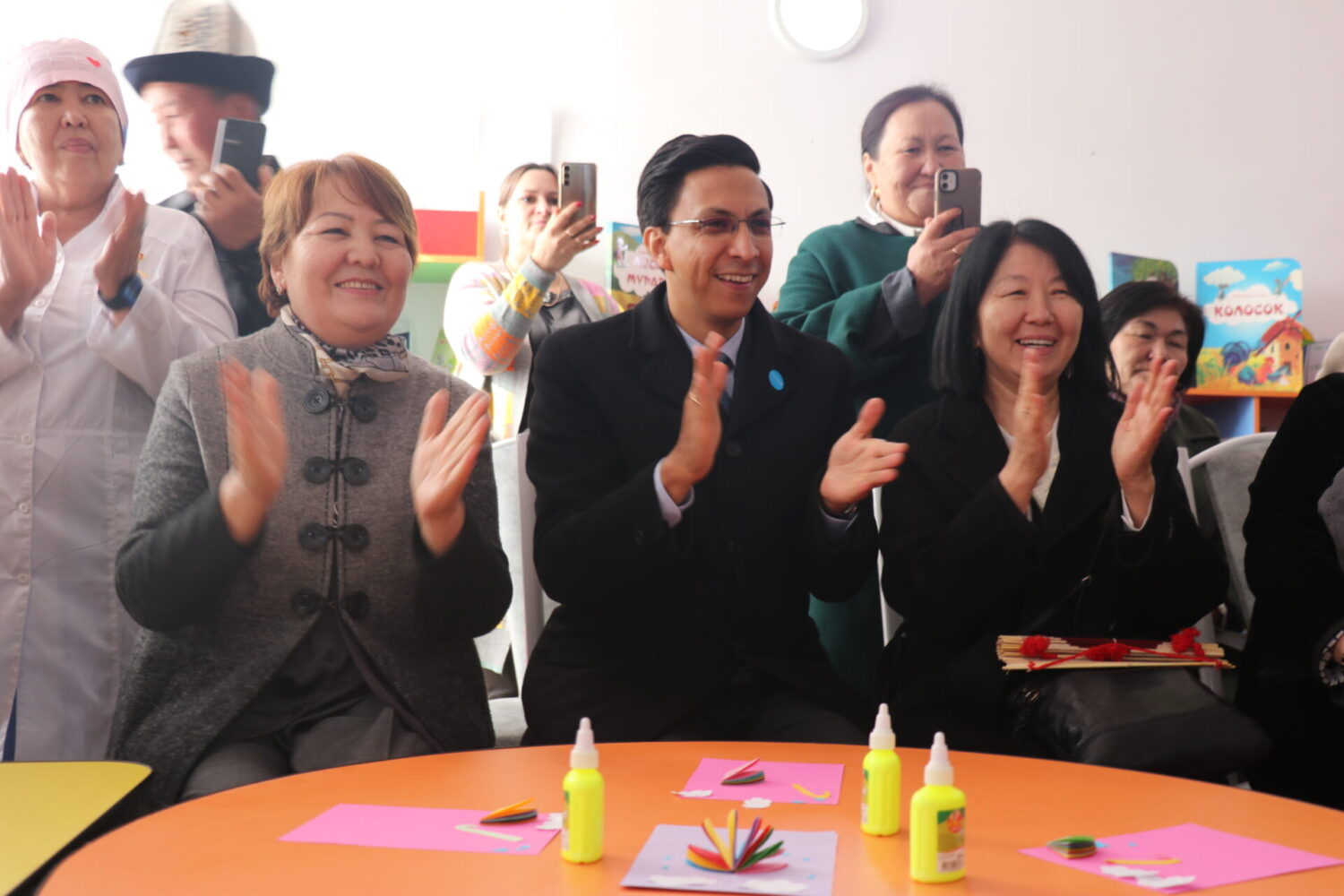 АЙЫЛ ӨКМӨТҮНҮН БОШОГОН ИМАРАТЫНДА БАЛДАРДЫ ЭРТЕ ӨНҮКТҮРҮҮ БОРБОРУ АЧЫЛДЫ