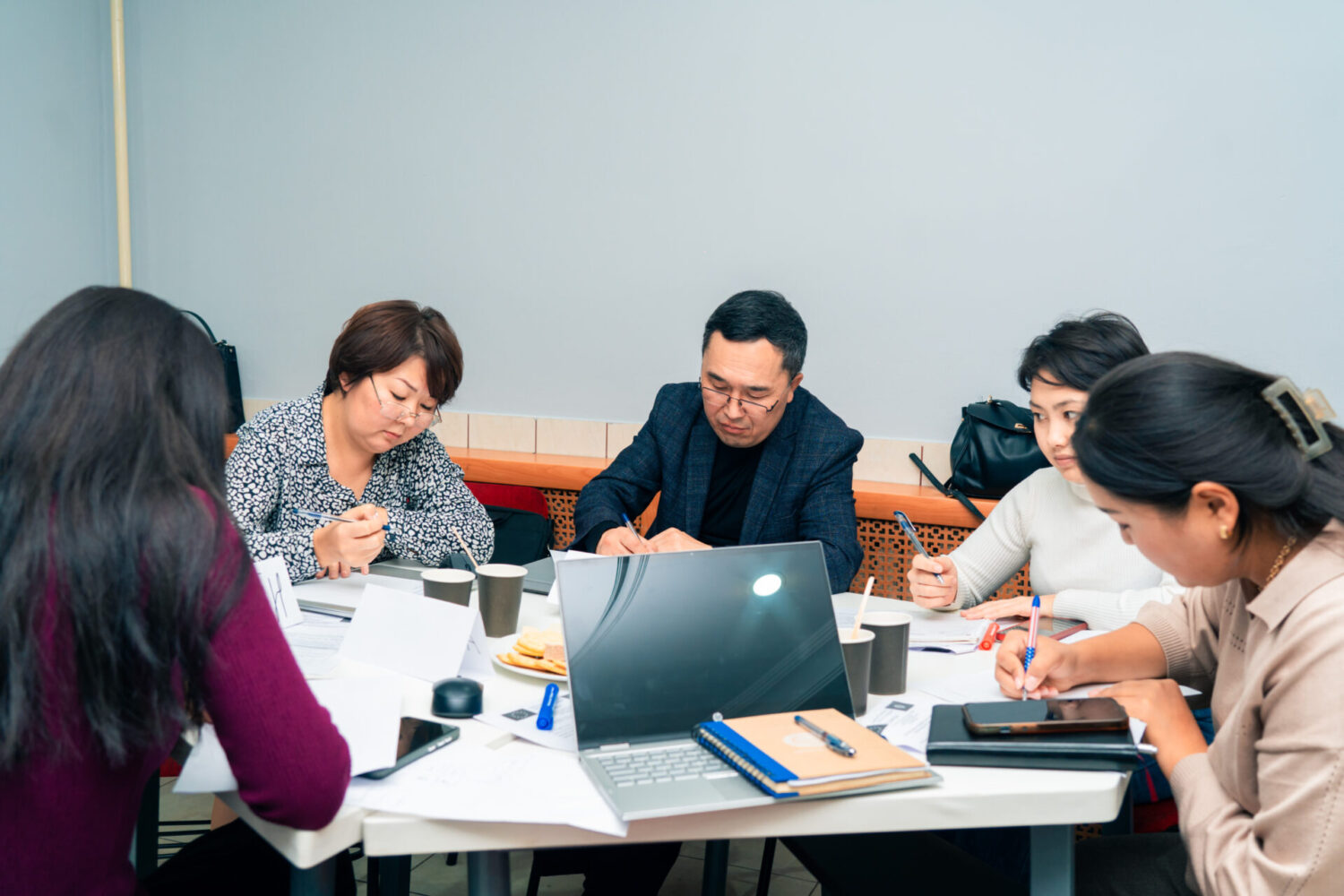 ЖОЖДОРДОГУ билим берүү маселелери талкууланды