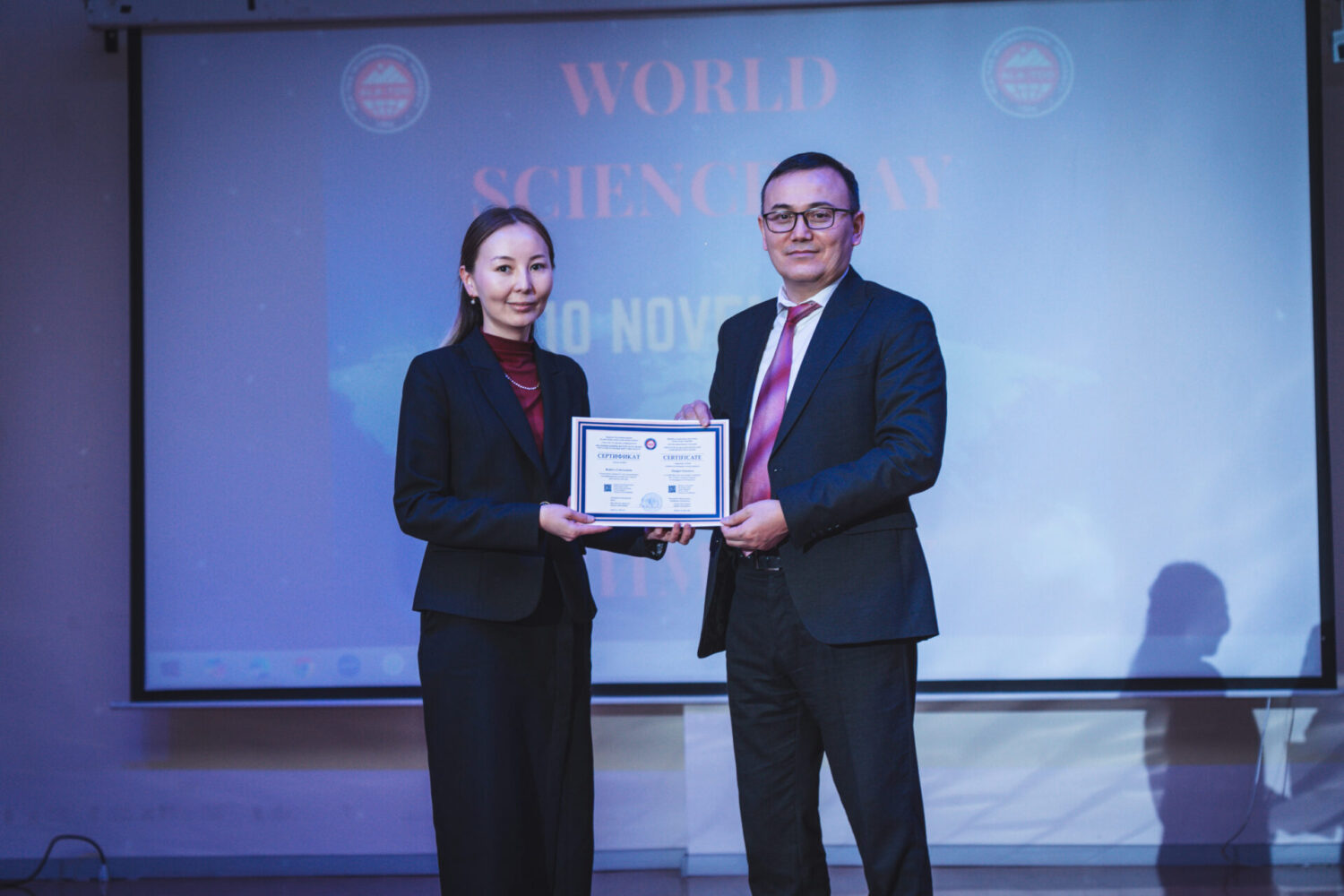 АЭУда илимге салым кошкондор сыйланды