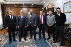 ОшМУ студенттерин ишкердикке үйрөтөт