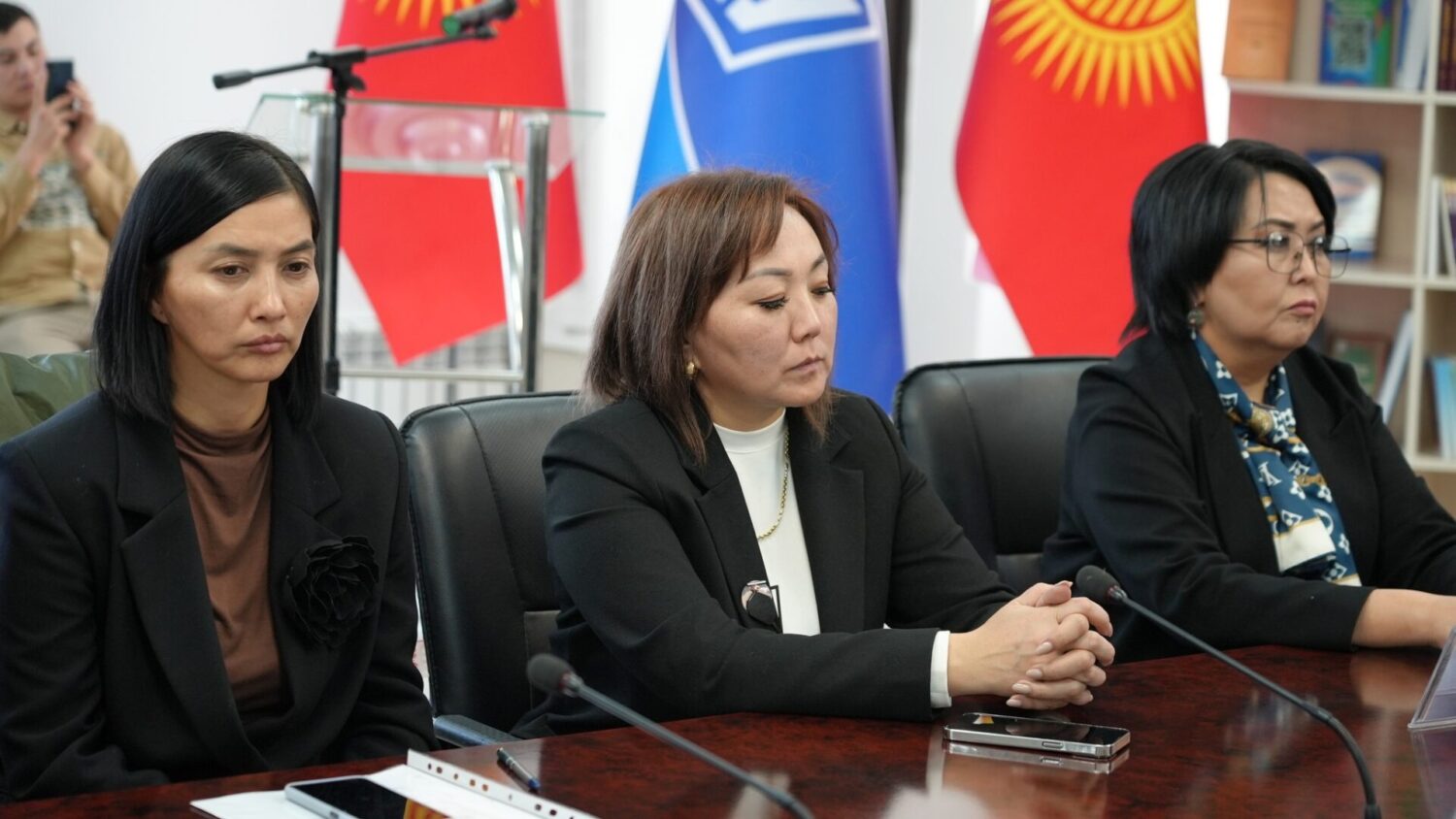 “Мамлекеттүүлүк башатында” китеби жарык көрдү