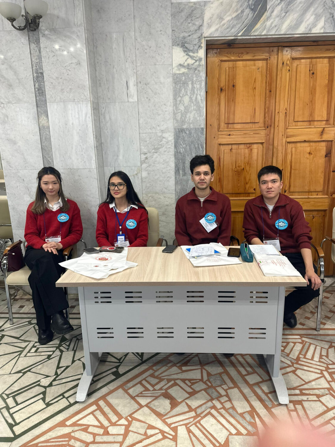 Студенттер эл аралык олимпиадада үчүнчү орунду ээледи