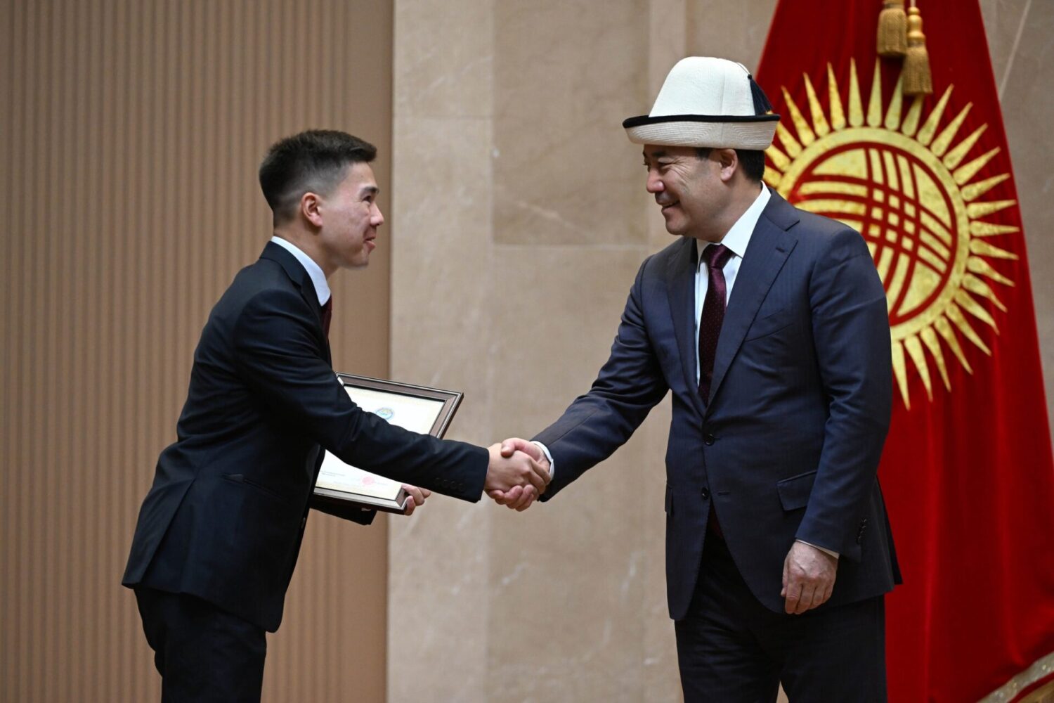 ПРЕЗИДЕНТТИН СТИПЕНДИЯСЫНЫ КИМДЕР АЛДЫ?