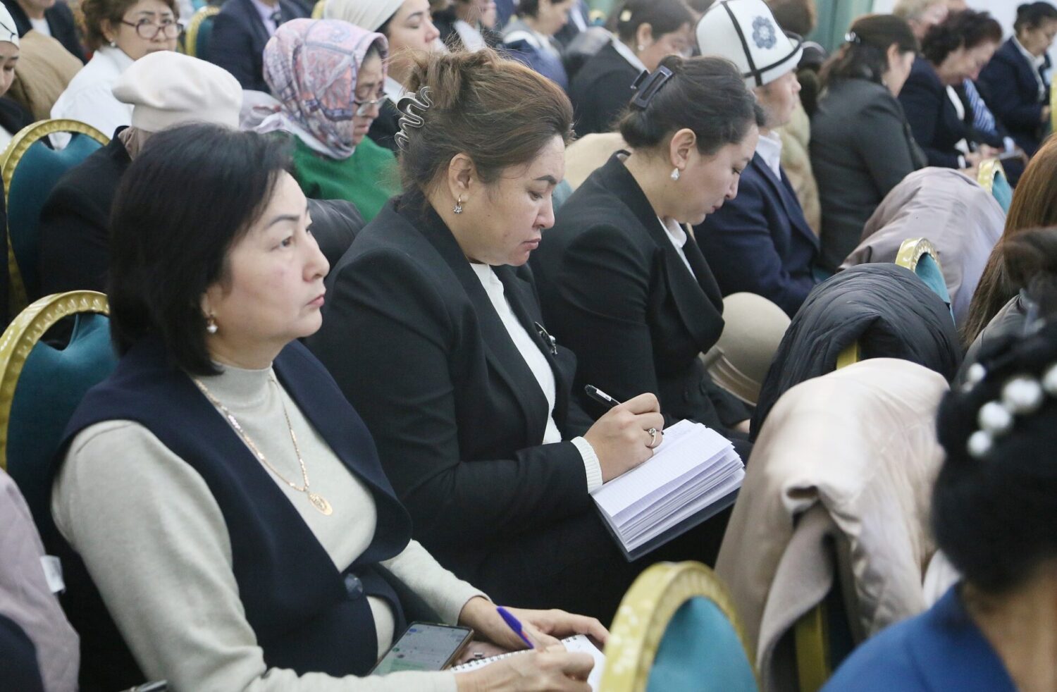 Ош шаарындагы бардык мугалимдер кесиптик чеберчилигин жогорулатышат