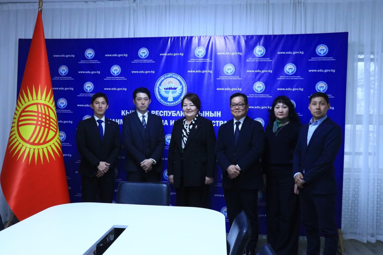 МЕКТЕП ТАМАК-АШЫН ЖАКШЫРТУУ МҮМКҮНЧҮЛҮГҮ ТАЛКУУЛАНДЫ